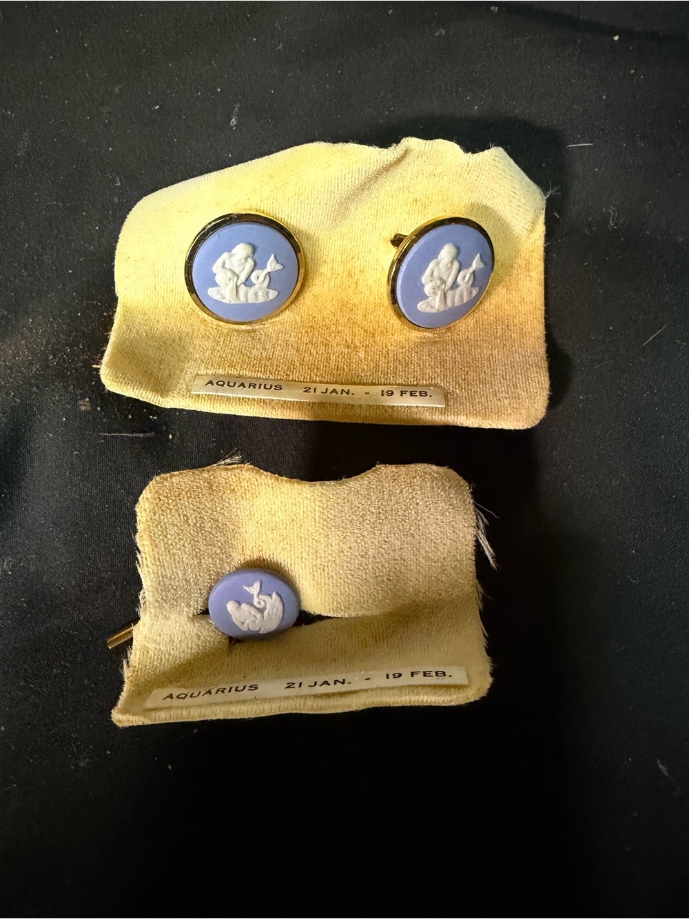 Wedgwood Blue and White Aquarius Cufflinks and Tie Tack Set